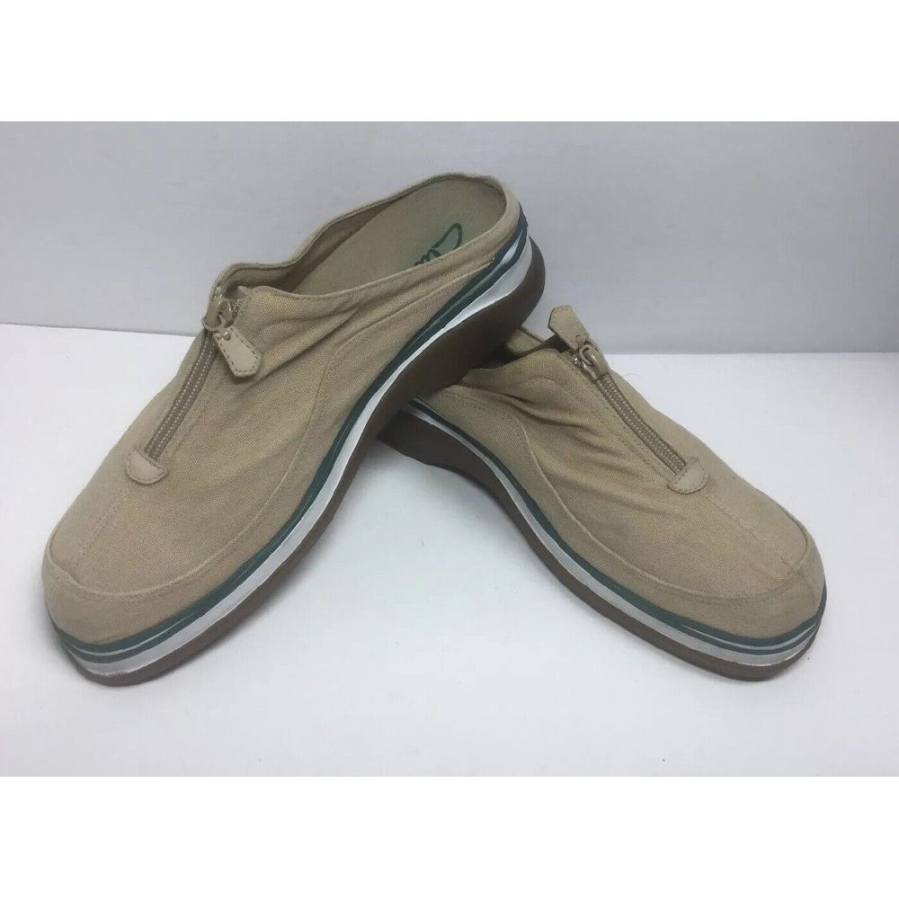 Clarks Khaki‎ Tan Canvas Womens Shoes 9.5M Zip up Slip On Comfort Beach Slippers